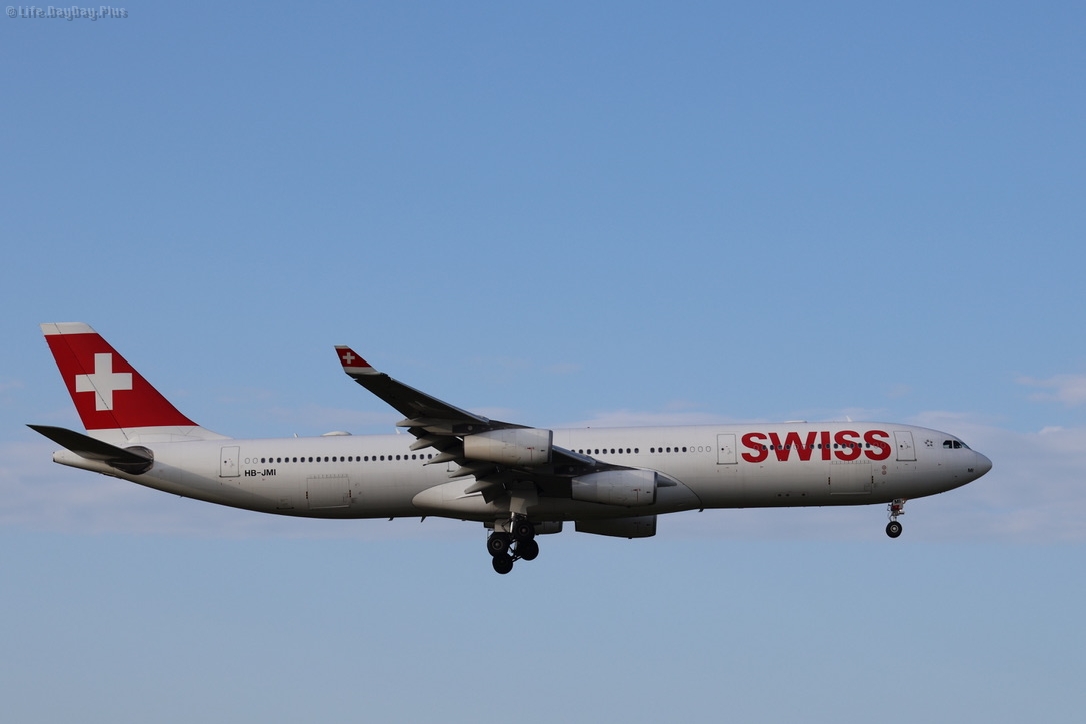 0251260E-CB2E-4A37-BF93-861B00D487C3_1_105_c