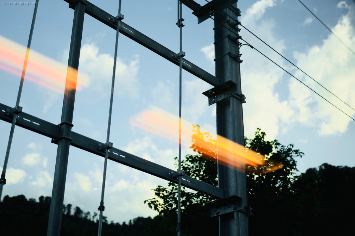 B946ED7D-CE20-4F5F-8BCD-6C27C5791696_1_201_a